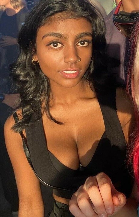 Foto di nudo di fuga di OnlyFans di Shreya Naidoo