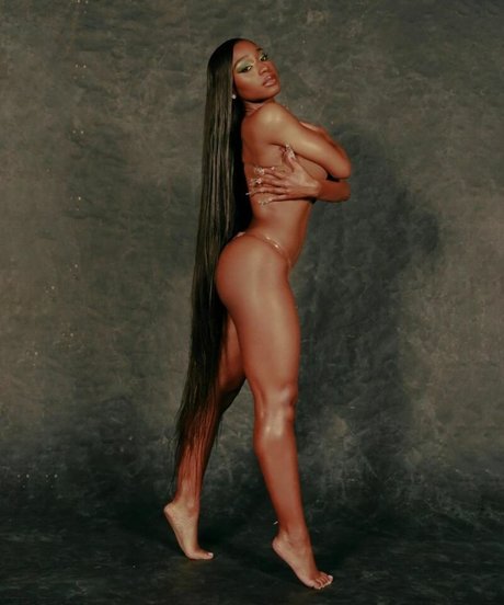 Foto di nudo di fuga di OnlyFans di Normani