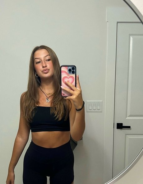 Foto di nudo di fuga di OnlyFans di Addie Forche