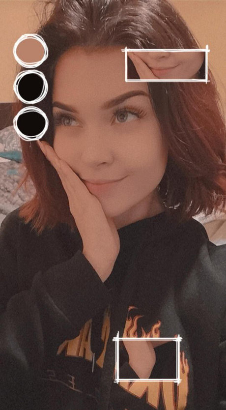 Foto di nudo di fuga di OnlyFans di Sladkoslava