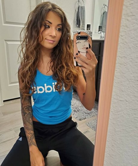 Foto di nudo di fuga di OnlyFans di Meloniemac