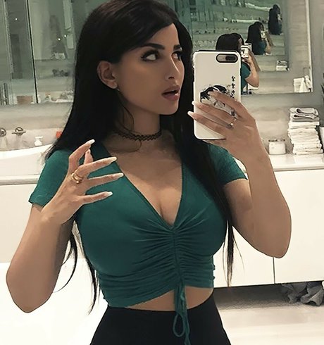 Sssniperwolf Foto di nudo di fuga di OnlyFans di Sssniperwolf #100