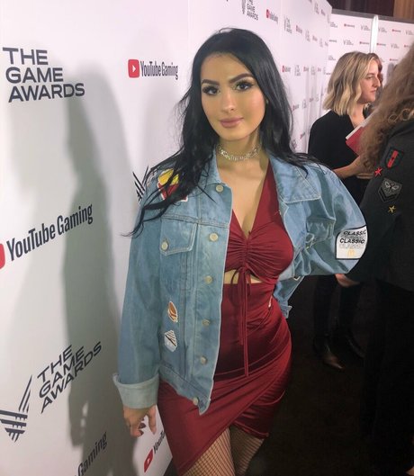 Sssniperwolf Foto di nudo di fuga di OnlyFans di Sssniperwolf #127