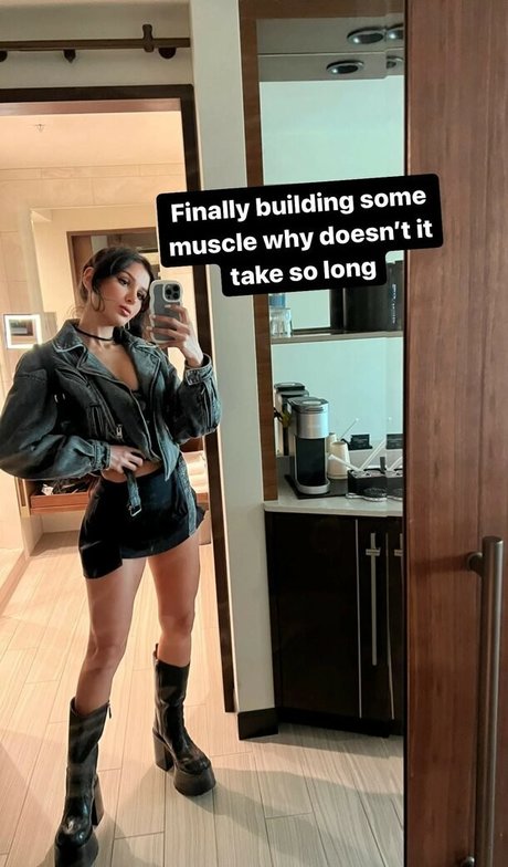 Sssniperwolf Foto di nudo di fuga di OnlyFans di Sssniperwolf #237