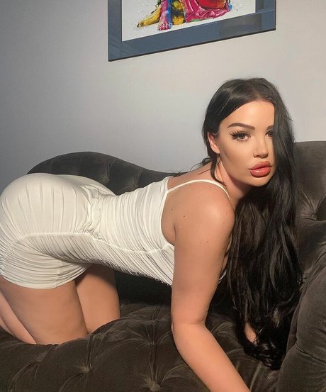 Foto di nudo di fuga di OnlyFans di Elizabeth Georgina