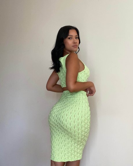 Julia Kelly