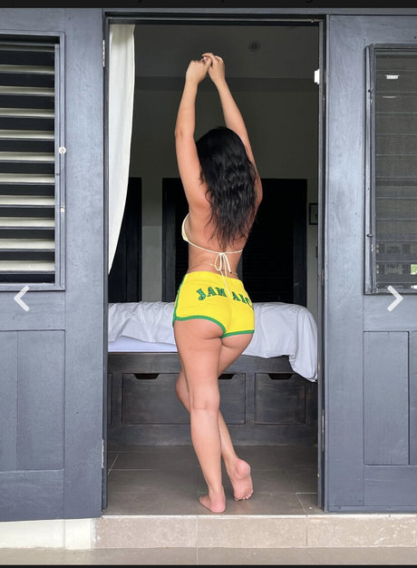 Julia Kelly