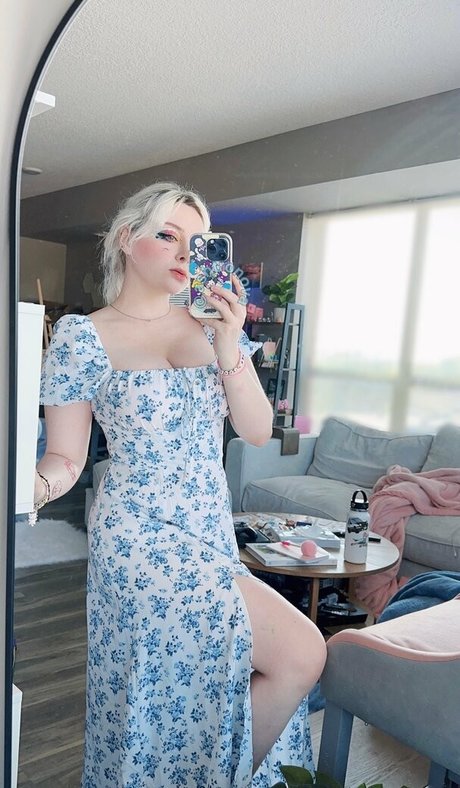 Foto di nudo di fuga di OnlyFans di Ashtronova