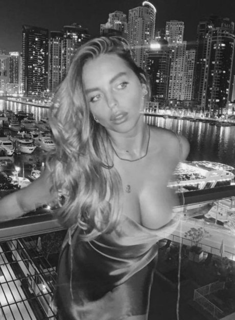 Foto di nudo di fuga di OnlyFans di Luna Stevens