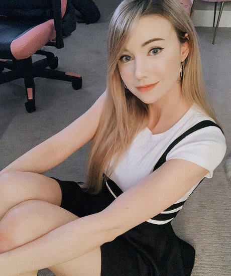 Foto di nudo di fuga di OnlyFans di Dizzykitten