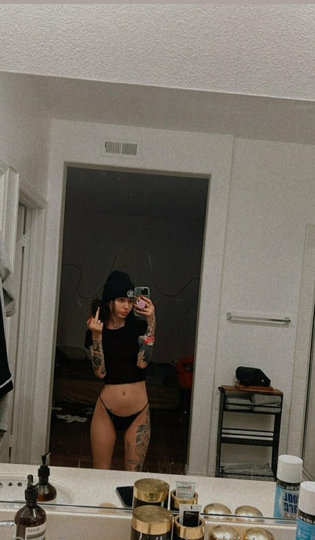 Foto di nudo di fuga di OnlyFans di Babygirlstormy