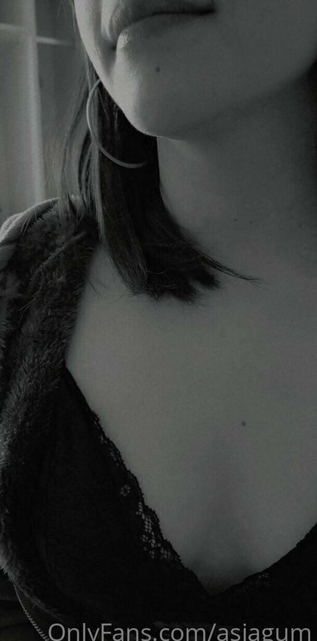 Foto di nudo di fuga di OnlyFans di Asiagum