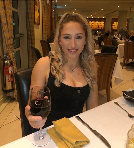 Foto di nudo di fuga di OnlyFans di Caitlin Beevers