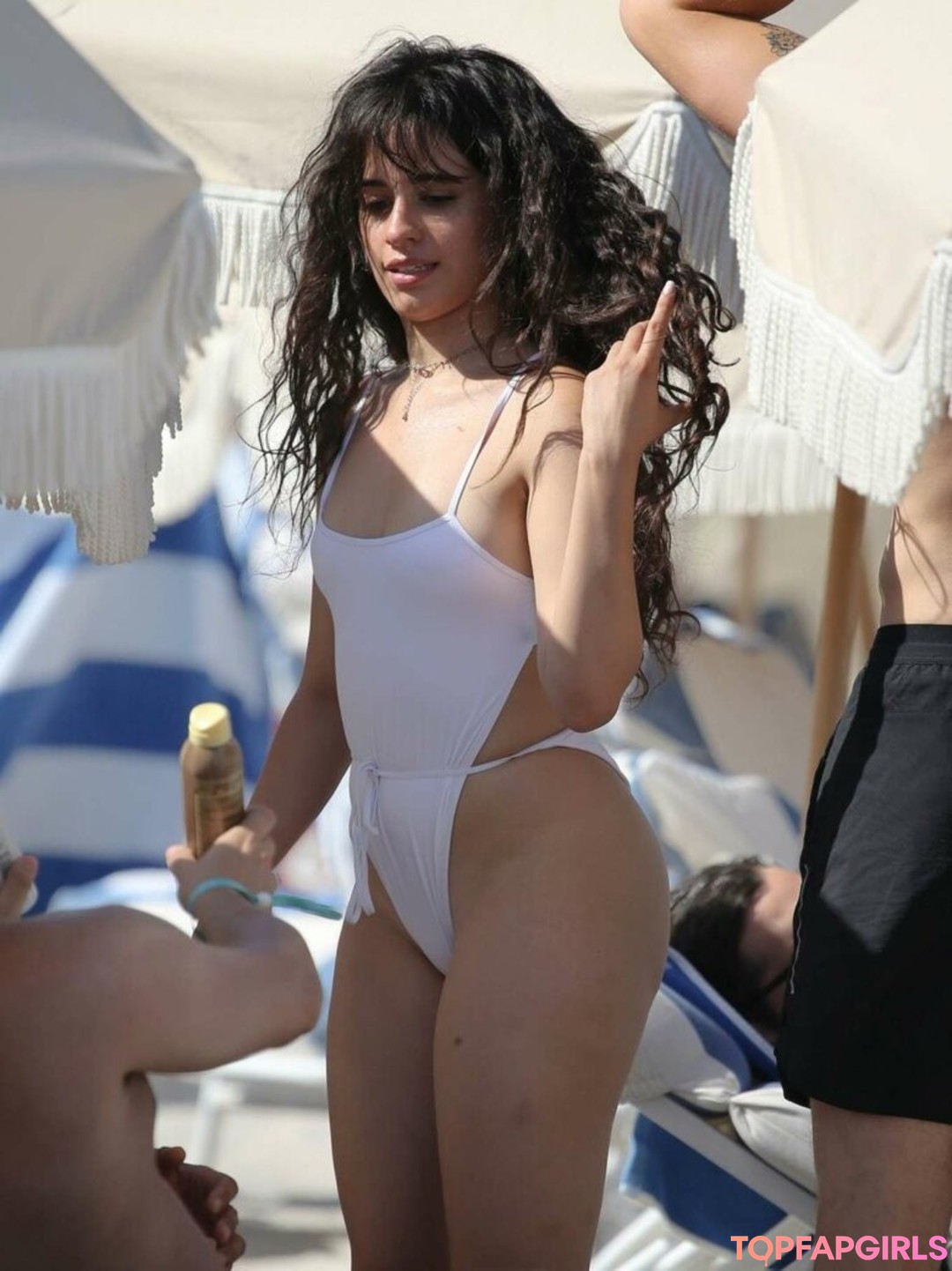 Foto di nudo di fuga di OnlyFans di Camila Cabello #1005