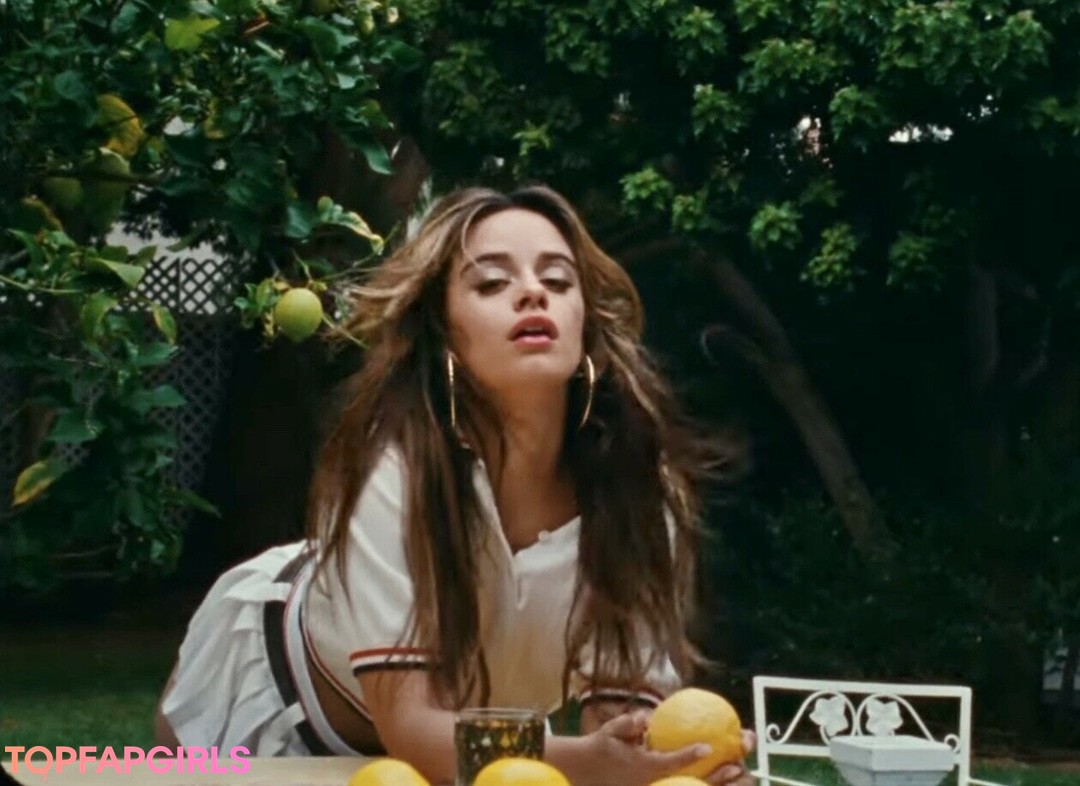 Foto di nudo di fuga di OnlyFans di Camila Cabello #1013