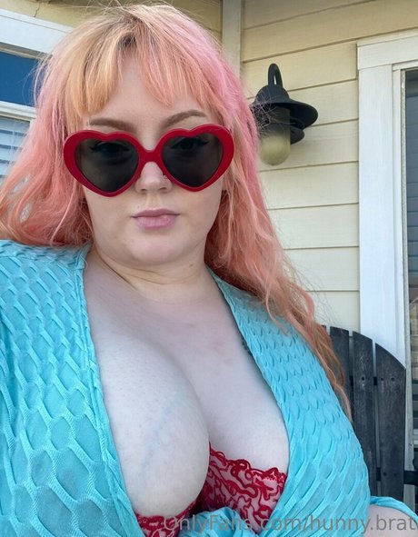 Foto di nudo di fuga di OnlyFans di Hunnybrat