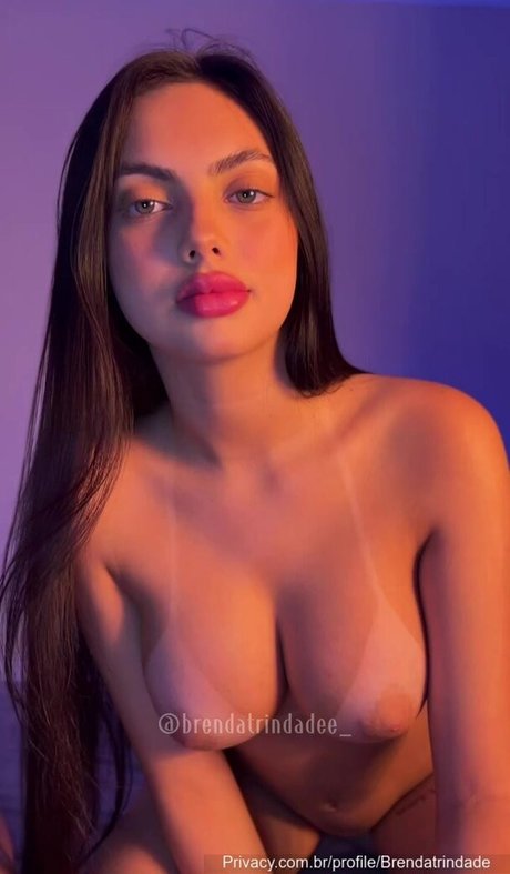 Foto di nudo di fuga di OnlyFans di Brenda Trindade