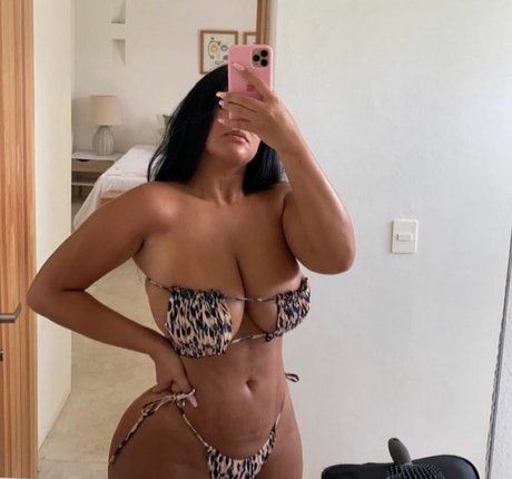Foto di nudo di fuga di OnlyFans di Viphanaaels