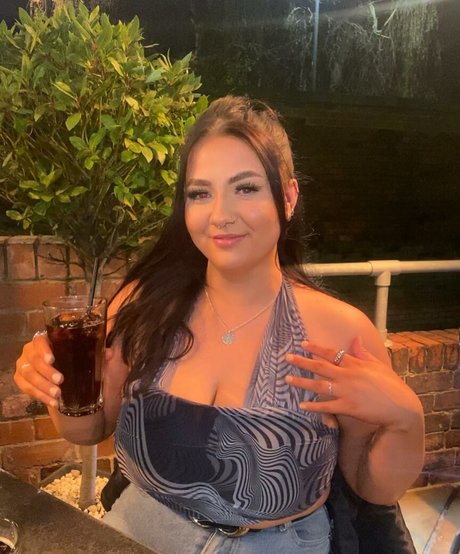 Foto di nudo di fuga di OnlyFans di Chelsealeigh