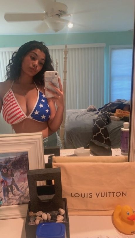 Foto di nudo di fuga di OnlyFans di Nicole Fatone
