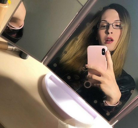 Tsavywhite