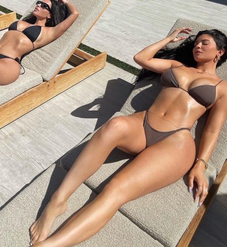 Foto di nudo di fuga di OnlyFans di Kylie Jenner