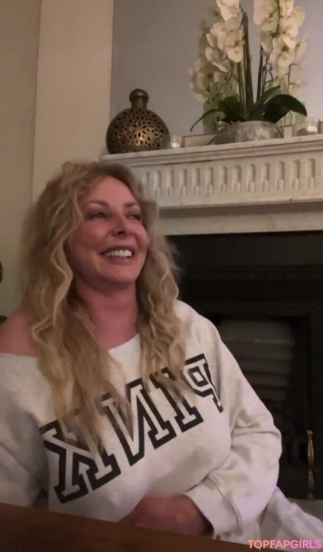 Foto di nudo di fuga di OnlyFans di Carol Vorderman #1009
