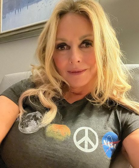 Foto di nudo di fuga di OnlyFans di Carol Vorderman