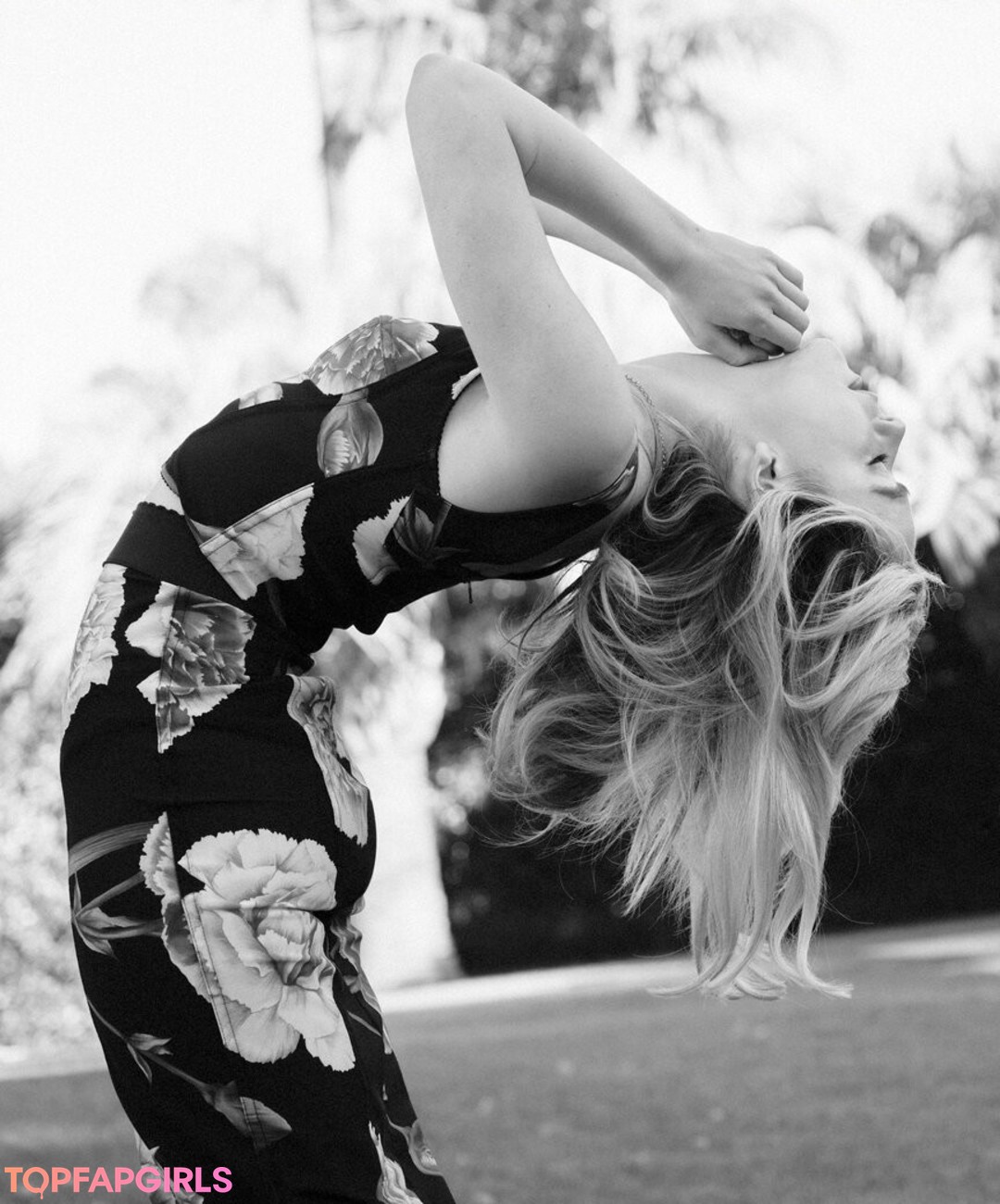 Foto di nudo di fuga di OnlyFans di Kiernan Shipka #1044