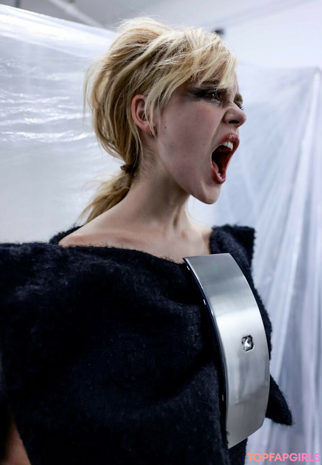 Foto di nudo di fuga di OnlyFans di Kiernan Shipka #1509