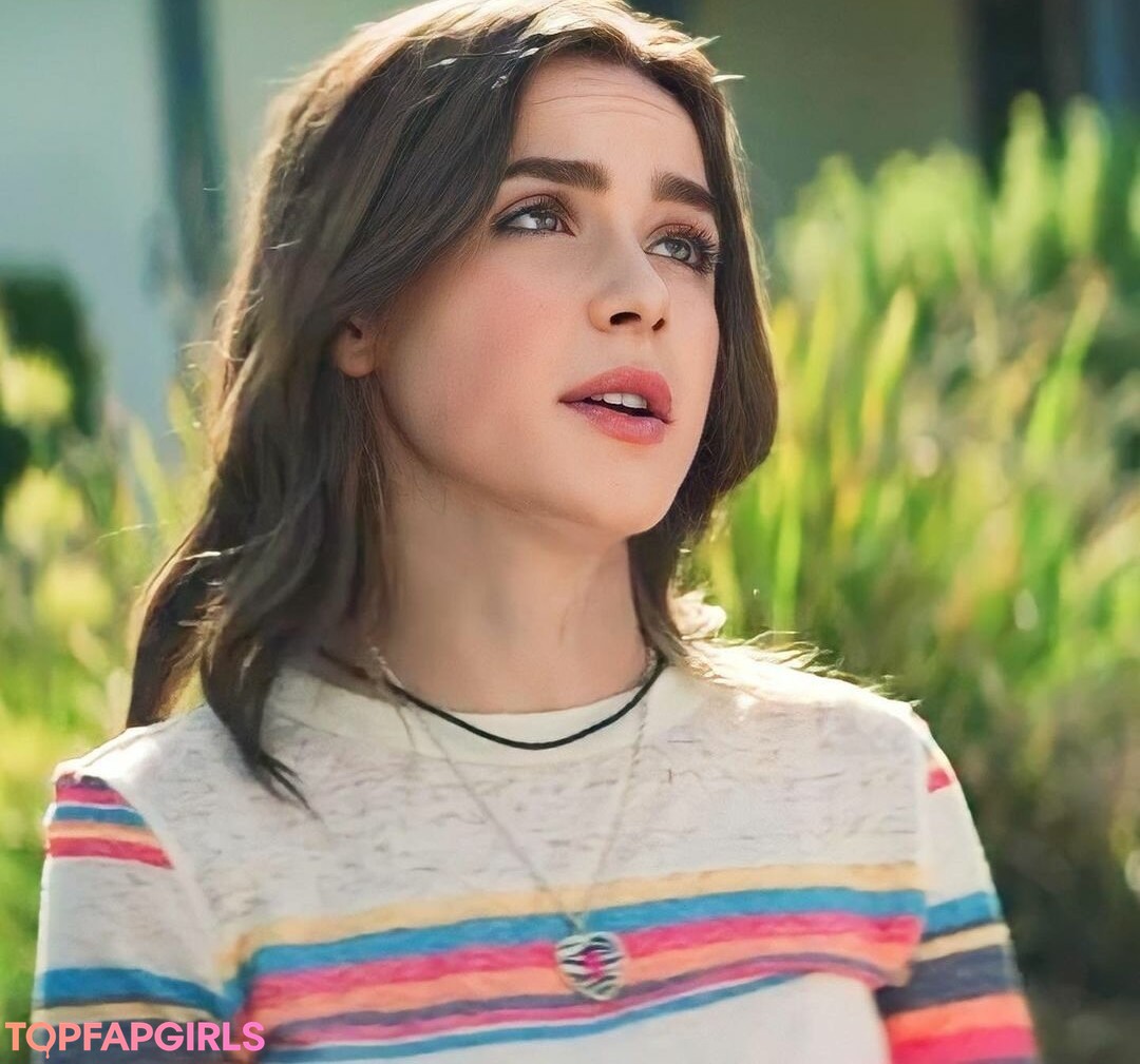 Foto di nudo di fuga di OnlyFans di Kiernan Shipka #1512