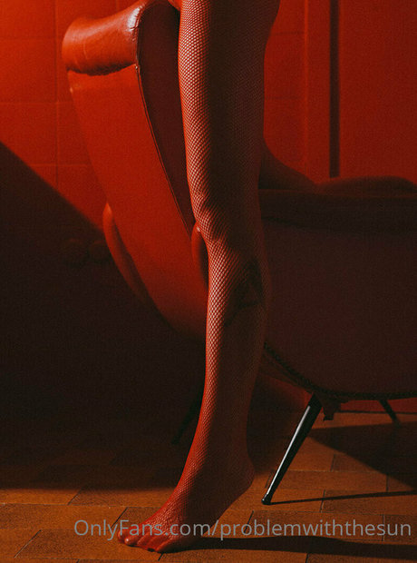 Foto di nudo di fuga di OnlyFans di Problemwiththesun