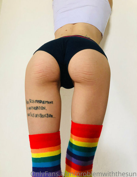 Foto di nudo di fuga di OnlyFans di Problemwiththesun