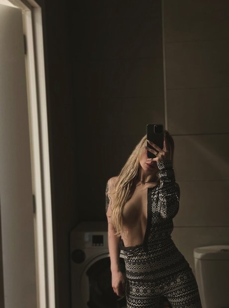 Foto di nudo di fuga di OnlyFans di Sorabi