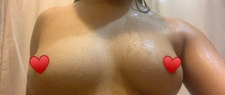 Foto di nudo di fuga di OnlyFans di Kenniwennii