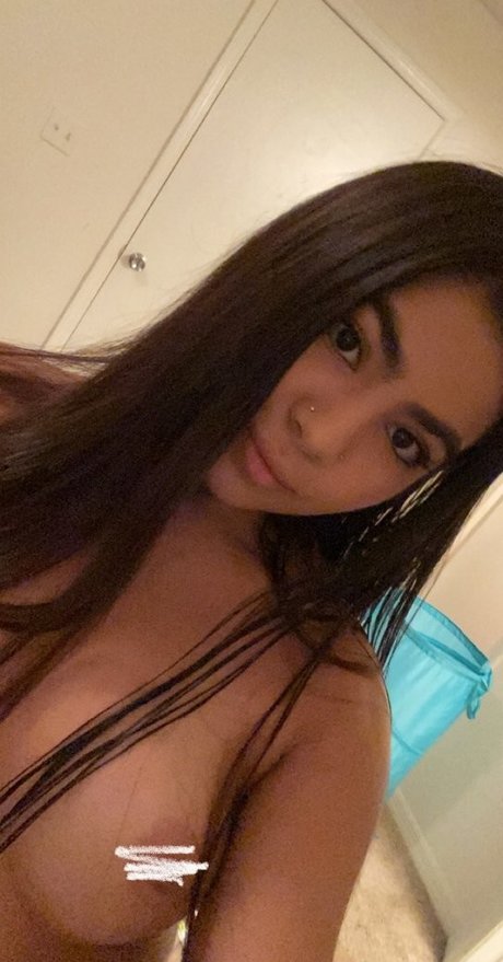 Foto di nudo di fuga di OnlyFans di Kenniwennii