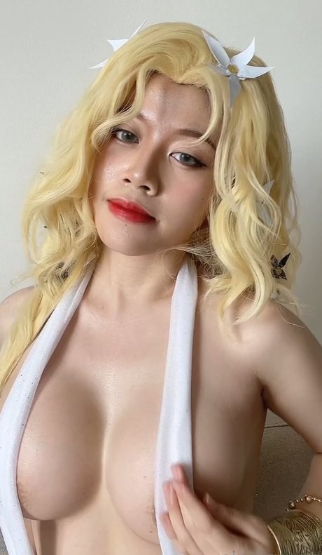 Foto di nudo di fuga di OnlyFans di Ain Nguyen