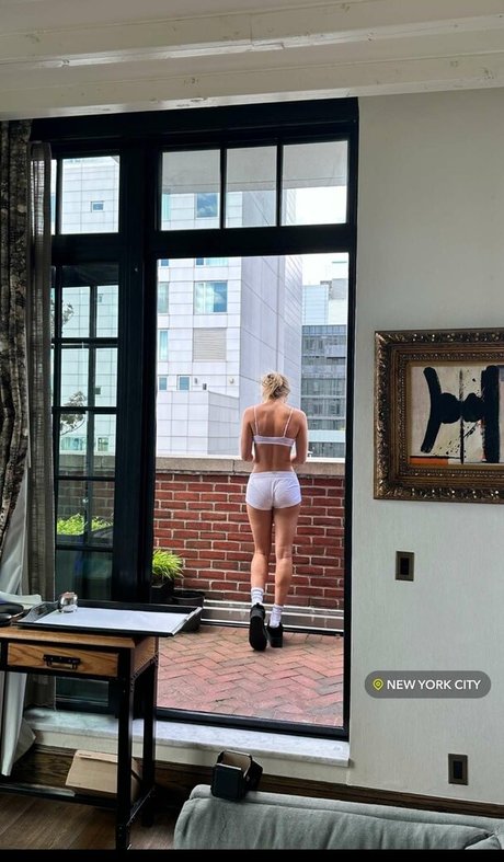 Foto di nudo di fuga di OnlyFans di Olivia Ponton