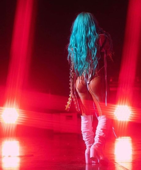 Foto di nudo di fuga di OnlyFans di Karol G