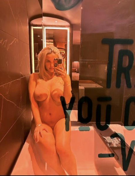 Foto di nudo di fuga di OnlyFans di Vee Campbell