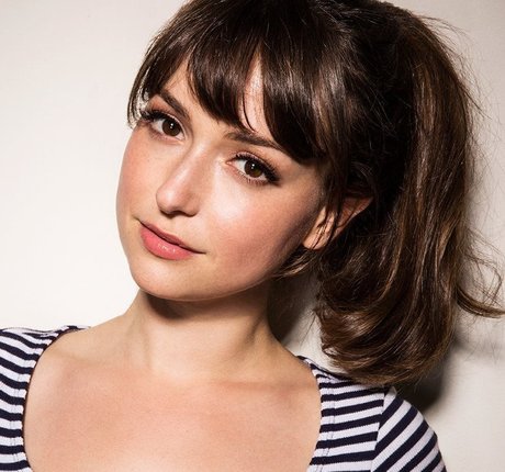 Milana Vayntrub