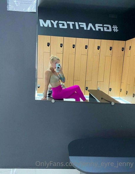Foto di nudo di fuga di OnlyFans di Jennyeyrejenny