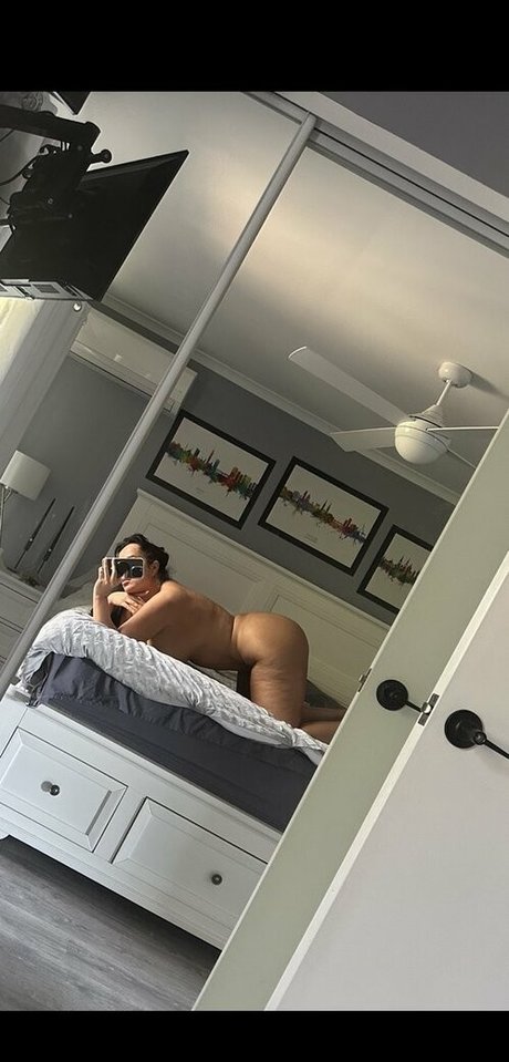 Foto di nudo di fuga di OnlyFans di Taylaxoxo