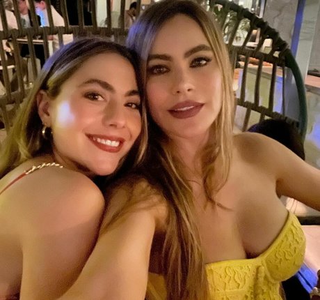 Foto di nudo di fuga di OnlyFans di Sofia Vergara