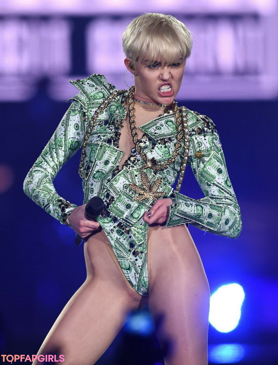 Foto di nudo di fuga di OnlyFans di Miley Cyrus #1052