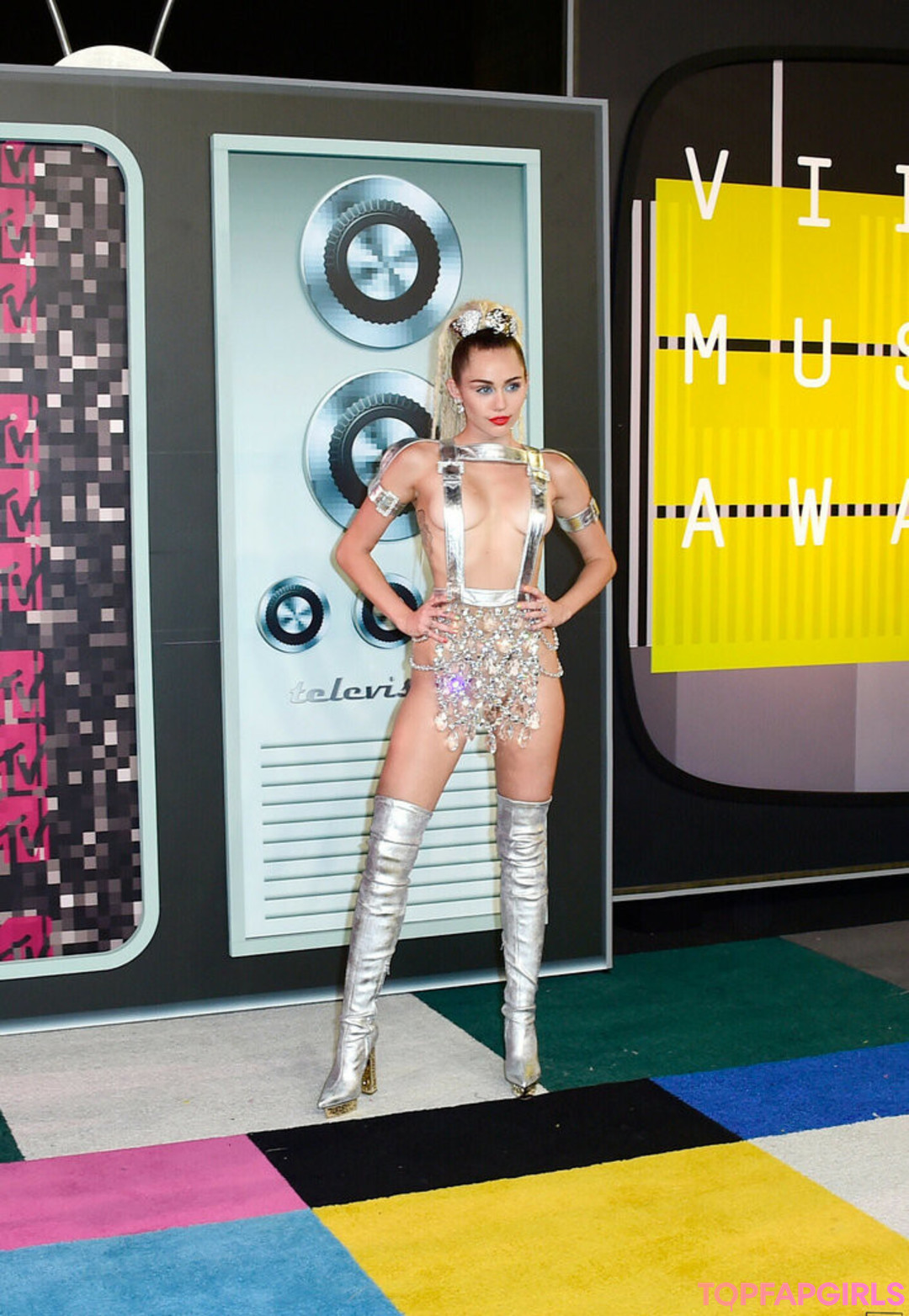 Foto di nudo di fuga di OnlyFans di Miley Cyrus #1136