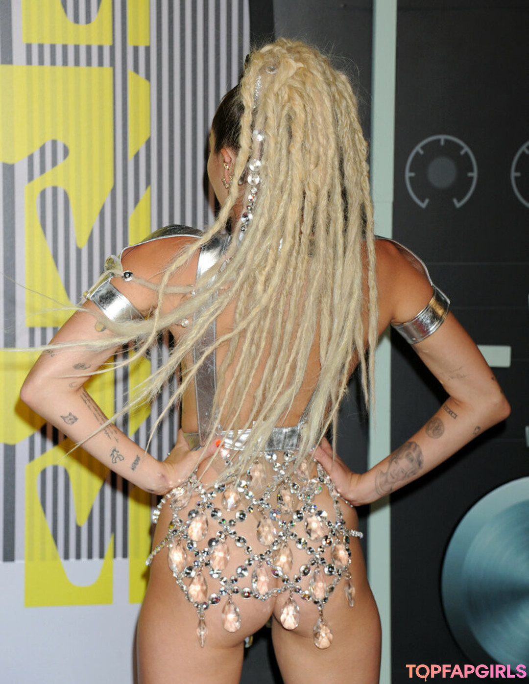 Foto di nudo di fuga di OnlyFans di Miley Cyrus #1180