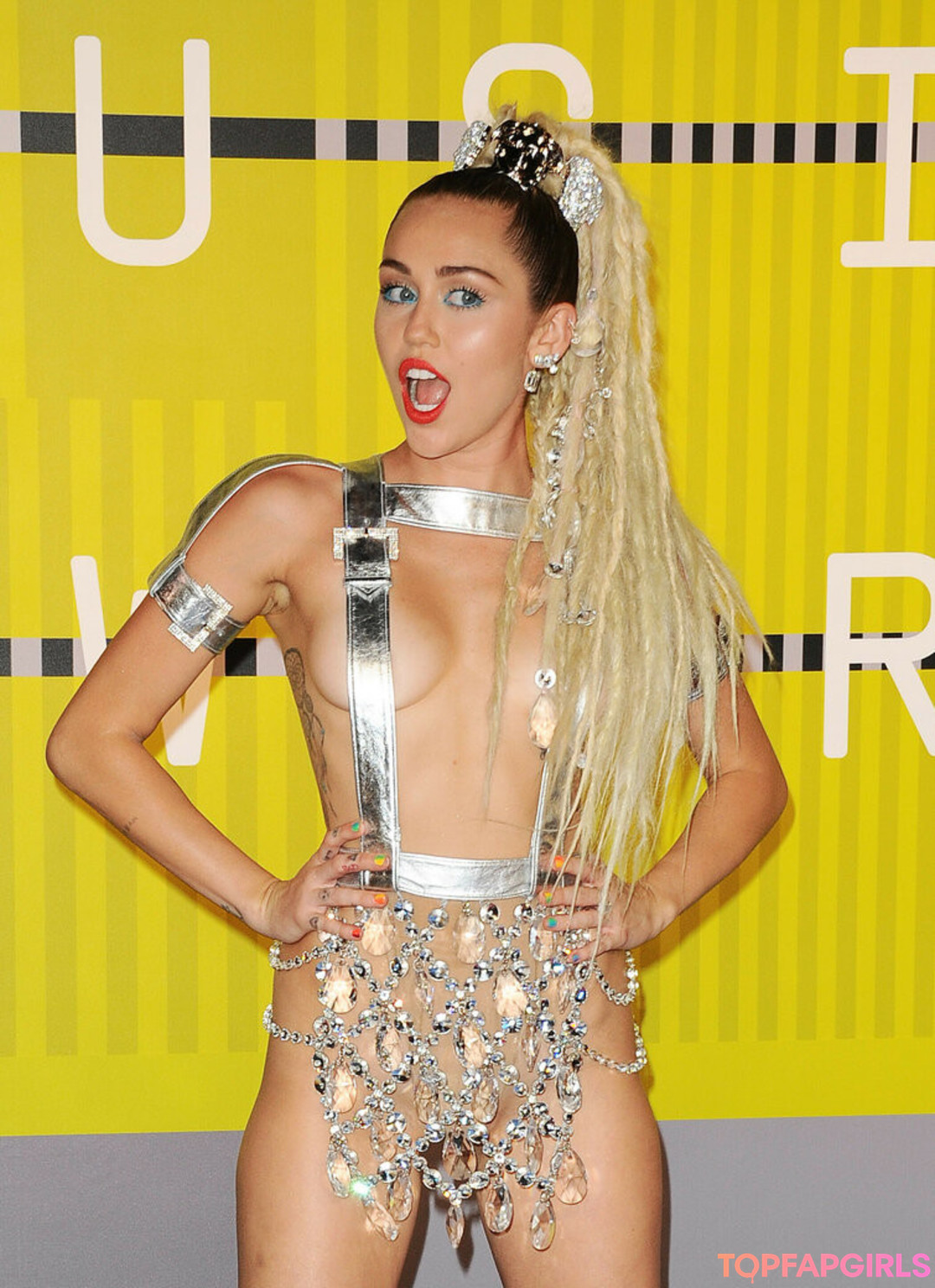 Foto di nudo di fuga di OnlyFans di Miley Cyrus #1182
