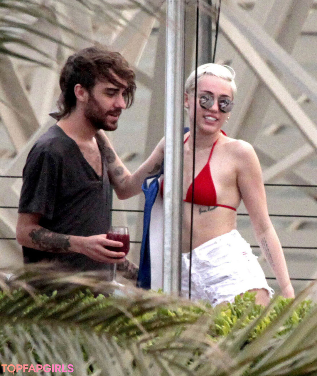 Foto di nudo di fuga di OnlyFans di Miley Cyrus #1479