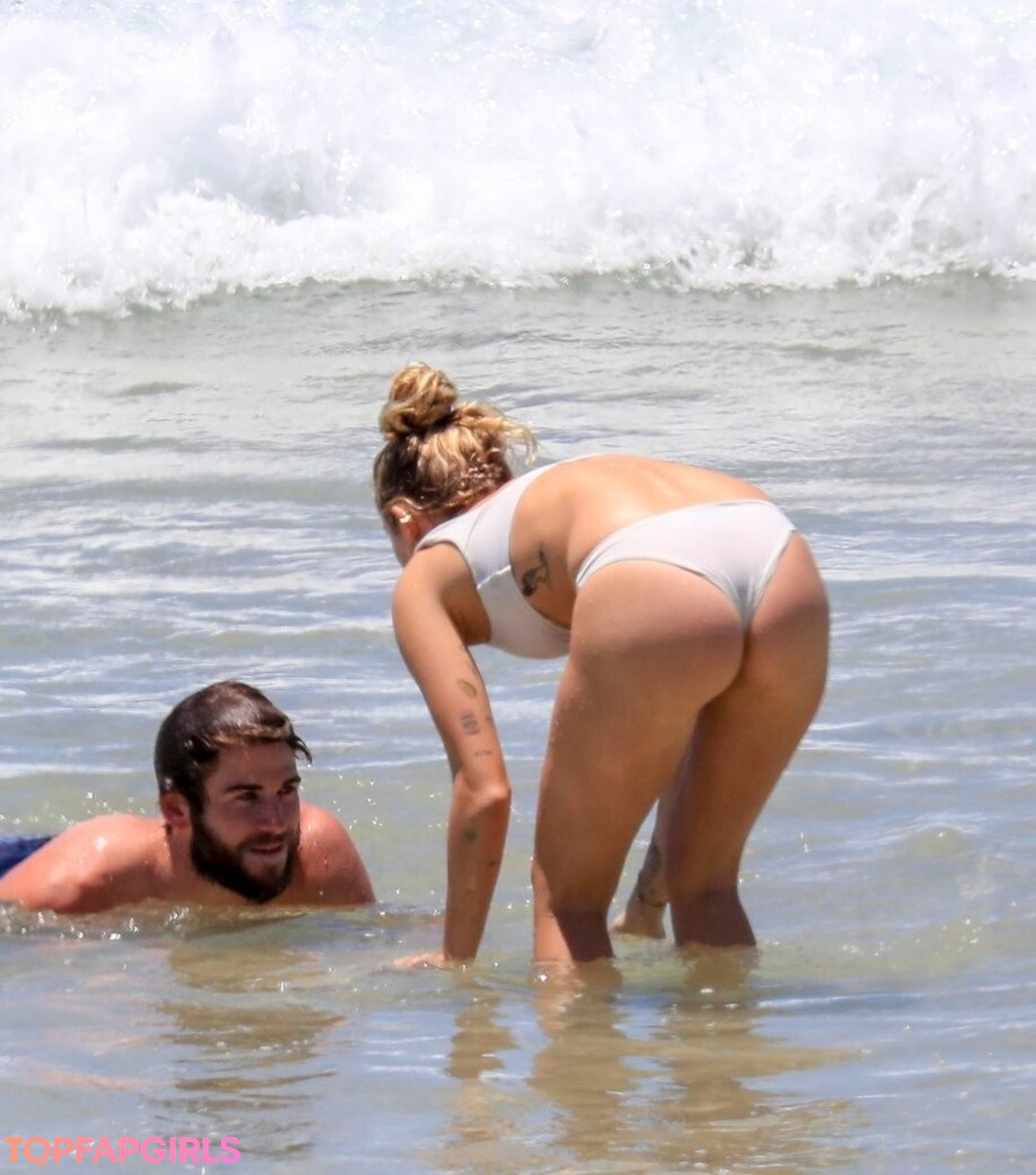 Foto di nudo di fuga di OnlyFans di Miley Cyrus #1581